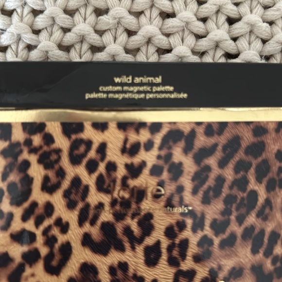 Empty magnetic palette - Picture 3 of 3